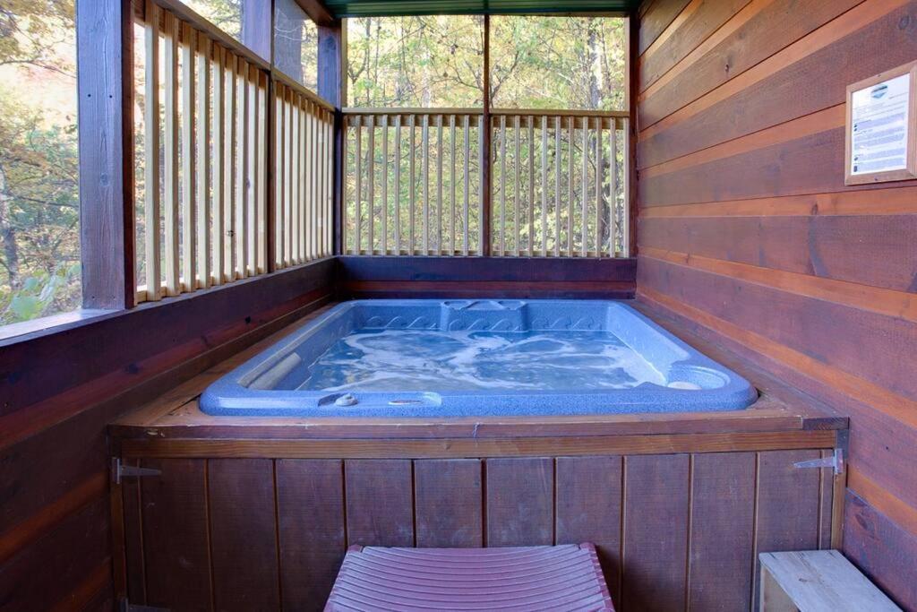 Brave Eagle Cabin Sevierville Rom bilde